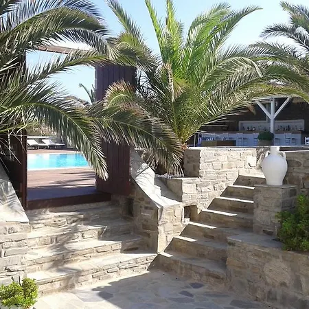 Maryo Village Hotell 4*